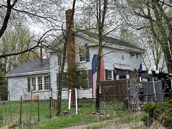 Pre-foreclosure in  Waldron Rd Hudson, MI 49247