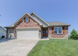 Pre-foreclosure in  Pittsburg Landing Dr Wentzville, MO 63385