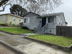 Pre-foreclosure in  Laurel St Vallejo, CA 94591