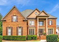 Pre-foreclosure in  Binghurst Ct Suwanee, GA 30024