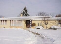 Pre-foreclosure in  8th St Chicago Heights, IL 60411
