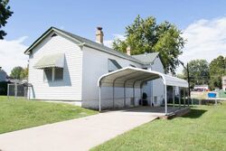 Pre-foreclosure in  Regina Ave Saint Louis, MO 63125