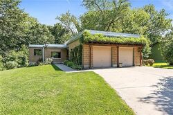 Pre-foreclosure in  Kings Hwy Liberty, MO 64068