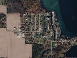Pre-foreclosure in  N Lincoln Rd Syracuse, IN 46567