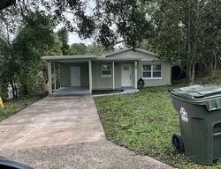 Pre-foreclosure in  Disston Ave Clermont, FL 34711