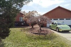 Pre-foreclosure in  Pamela Cir Brooklyn, MI 49230