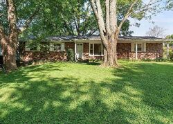 Pre-foreclosure in  WINDY HILL LN Cape Girardeau, MO 63701
