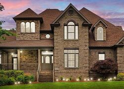 Pre-foreclosure in  Barbera Dr Kernersville, NC 27284