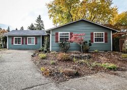 Pre-foreclosure in  Cody Ave Eugene, OR 97402