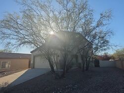 Pre-foreclosure in  E Placita Cordel Sahuarita, AZ 85629