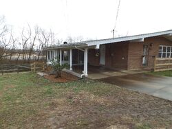  W Hill Rd, Jamestown TN