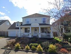 Pre-foreclosure in  Maplewood Cir Ne Tacoma, WA 98422