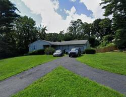 Pre-foreclosure in  Stonecrest Dr New Windsor, NY 12553