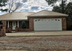 Pre-foreclosure in  W Lake Cir Mary Esther, FL 32569