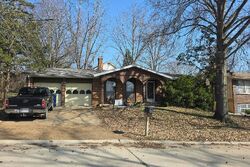 Pre-foreclosure in  Bridgebend Rd Ballwin, MO 63021