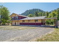 Pre-foreclosure in  Riverview St Oakridge, OR 97463