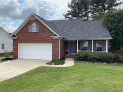  Chamber Ln, Moore SC
