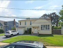Pre-foreclosure in  Judith Dr Merrick, NY 11566