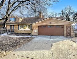 Pre-foreclosure in  Caronia Dr Cleveland, OH 44124