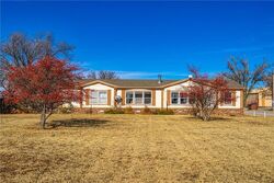 Pre-foreclosure in  W Country Club Blvd Elk City, OK 73644