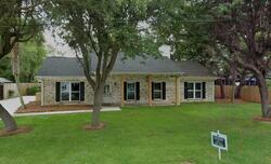 Pre-foreclosure in  Bear Point Ave Orange Beach, AL 36561
