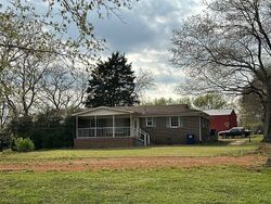 Pre-foreclosure in  Maysville Rd New Market, AL 35761