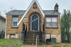 Pre-foreclosure in  Dammert Ave Saint Louis, MO 63125