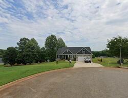 Pre-foreclosure in  Middlebrooke Ln Wellford, SC 29385