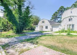 Pre-foreclosure in  Morris Ave Farmingville, NY 11738