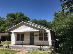 Pre-foreclosure in  OSAGE ST Muskogee, OK 74403