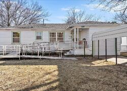 Pre-foreclosure in  Oxford Ln Muskogee, OK 74403
