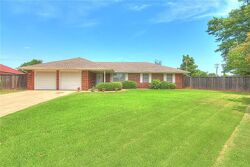 Pre-foreclosure in  Kendal Ct Yukon, OK 73099