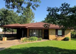 Pre-foreclosure in  Hayes St Muskogee, OK 74403