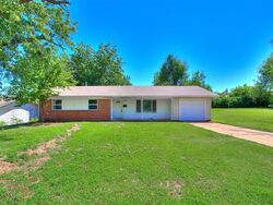 Pre-foreclosure in  W Harrison Ave Guthrie, OK 73044