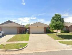 Pre-foreclosure in  Nw 199th St Edmond, OK 73012