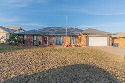 Pre-foreclosure in  Nw 94th St Oklahoma City, OK 73162