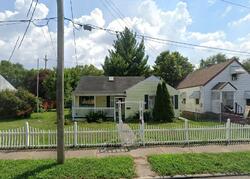 Pre-foreclosure in  Meadow Ave Middletown, OH 45044