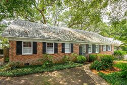 Pre-foreclosure in  Pierates Cruz Mount Pleasant, SC 29464