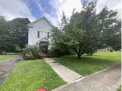 Pre-foreclosure in  W 7th St Russellville, KY 42276