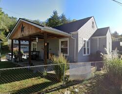 Pre-foreclosure in  Mathews Ave Charleston, WV 25302