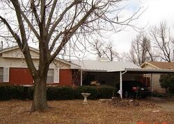 Pre-foreclosure in  Del Crest Dr Oklahoma City, OK 73115