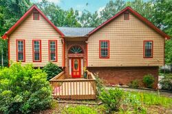 Pre-foreclosure in  Alexander Pkwy Douglasville, GA 30135