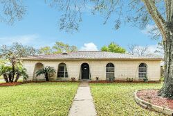 Pre-foreclosure in  Thunderbay Dr Houston, TX 77062
