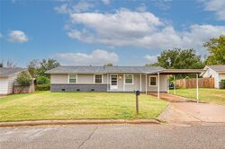 Pre-foreclosure in  Hoover Cir Elk City, OK 73644
