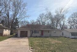 Pre-foreclosure in  E 113th St Kansas City, MO 64137
