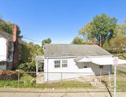 Pre-foreclosure in  DAVIS ST Huntington, WV 25705