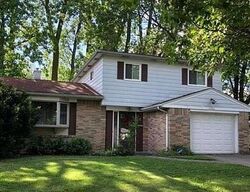Pre-foreclosure in  NORTHLAWN CT Toledo, OH 43612