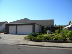 Pre-foreclosure in  Frogs Leap Ln Eugene, OR 97404
