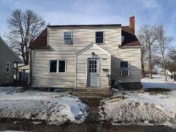 Pre-foreclosure in  E 9th St Morris, MN 56267