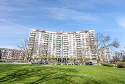 Pre-foreclosure in  N Tower Rd d Oak Brook, IL 60523